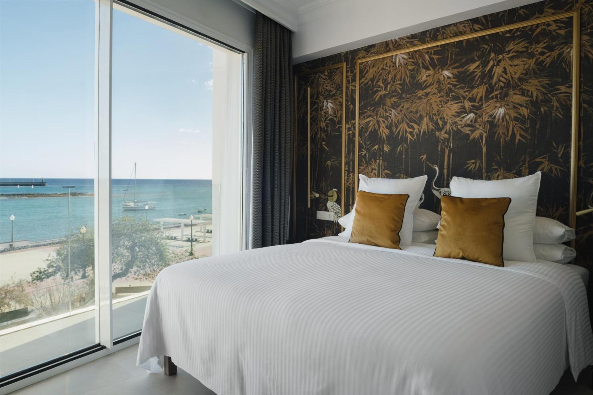 Blue Marina Suites - Boutique Apartments Арресифе Экстерьер фото