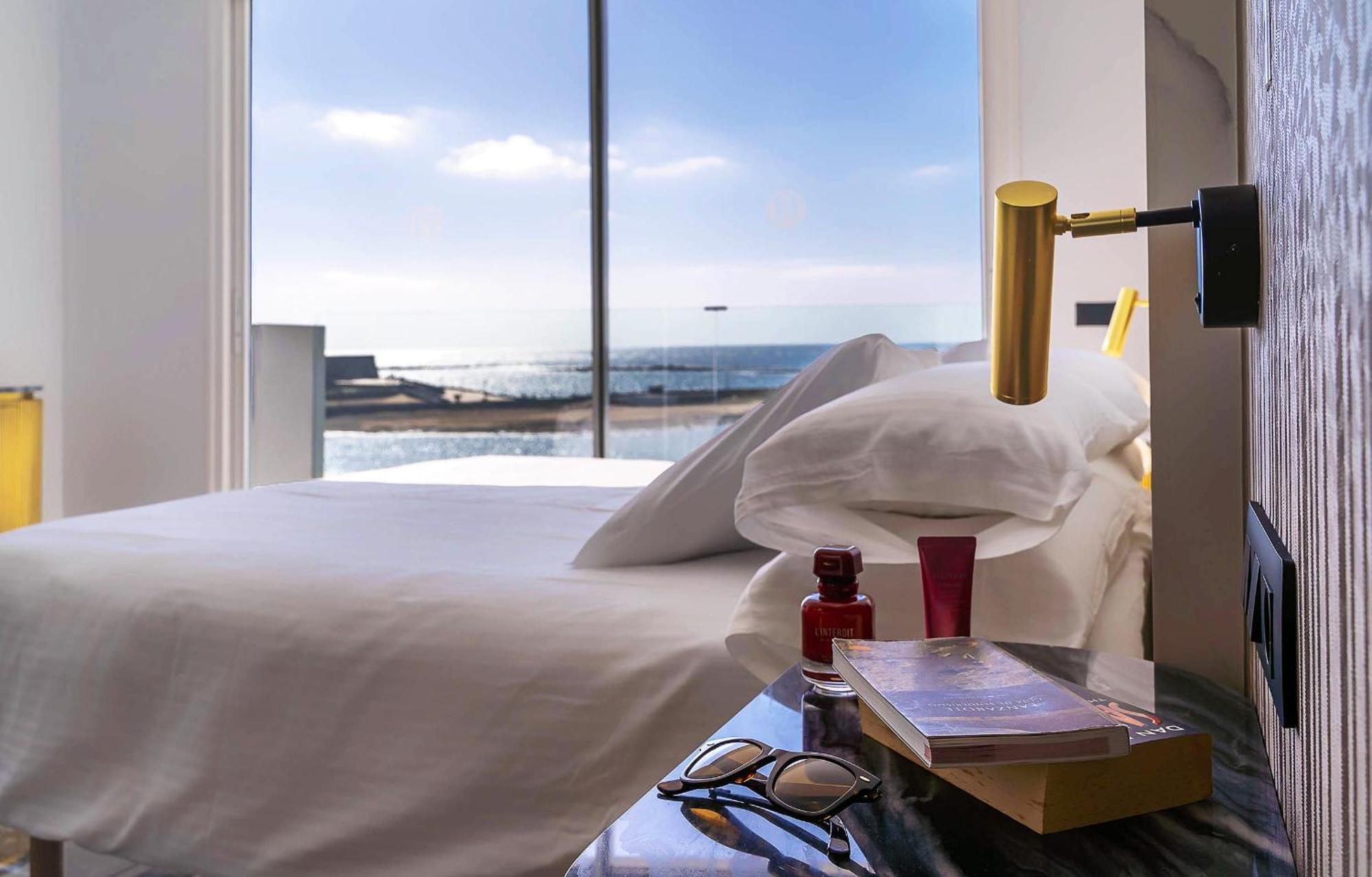 Blue Marina Suites - Boutique Apartments Арресифе Экстерьер фото