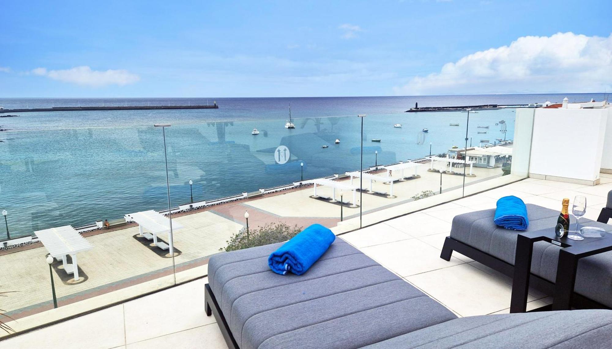 Blue Marina Suites - Boutique Apartments Арресифе Экстерьер фото